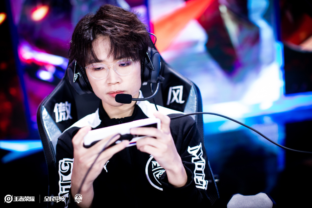 奏一度被打 奏一度被打