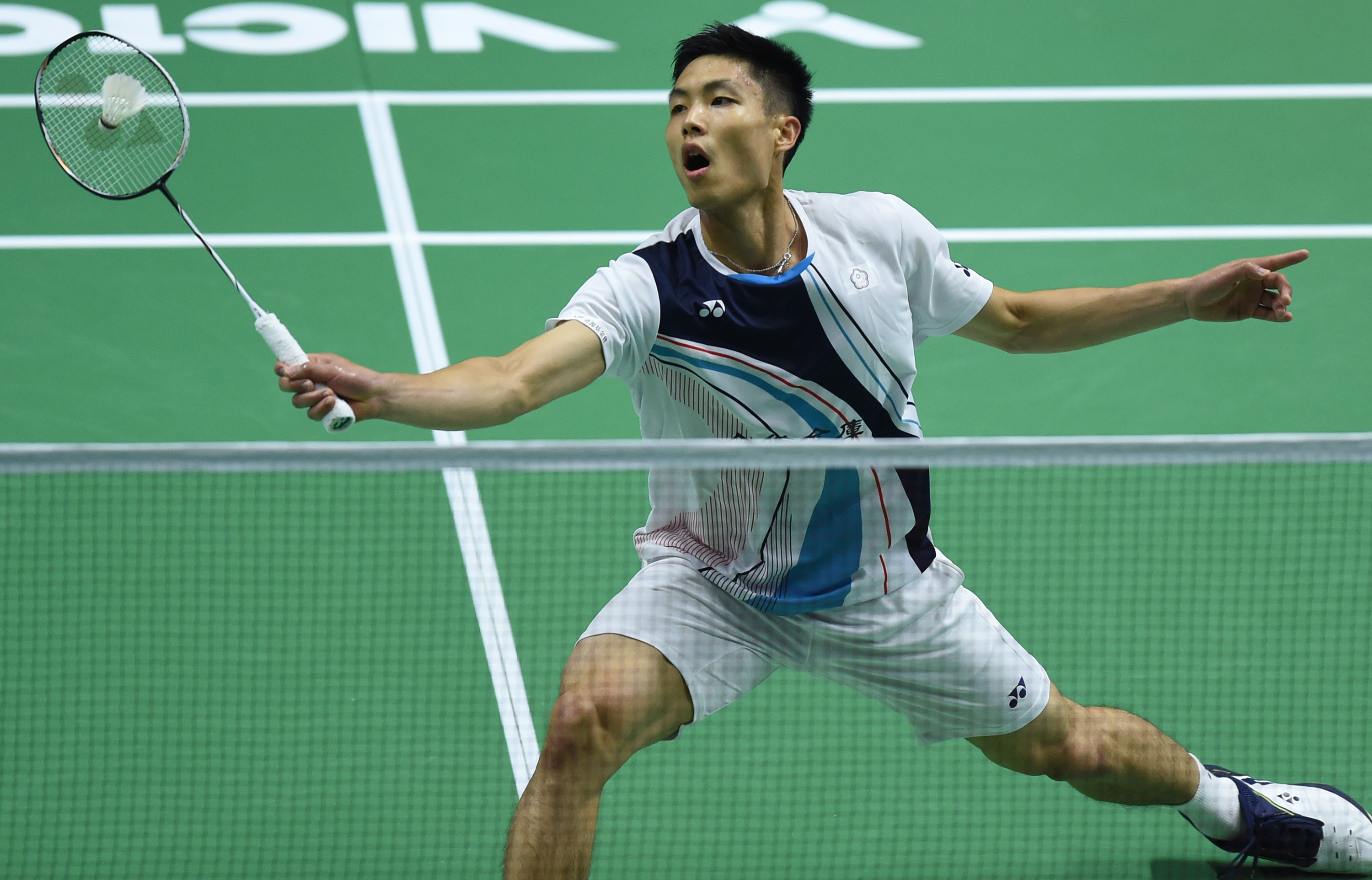 候贡献力量 候贡献力量