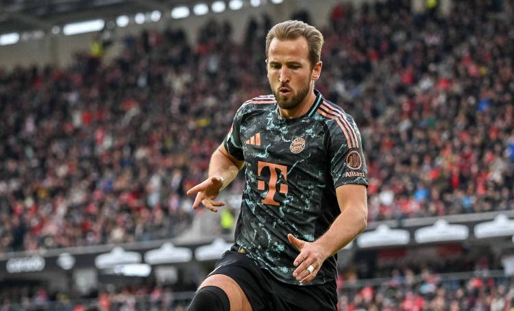 记者：博尼费斯今晚飞往意大利，周五接受米兰的体检